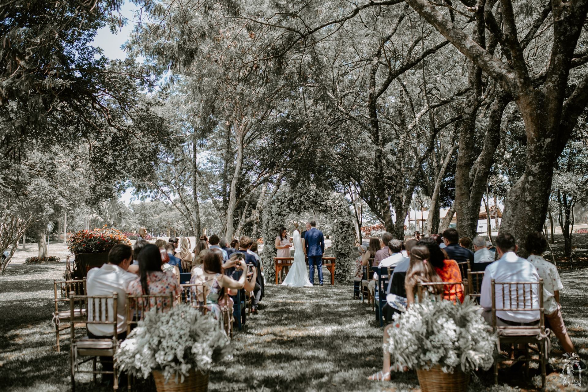 Foto Mini Wedding Letícia + Luis {Matuto - Cravinhos} Foto Mini Wedding Letícia + Luis {Matuto - Cravinhos} - Imagem 45