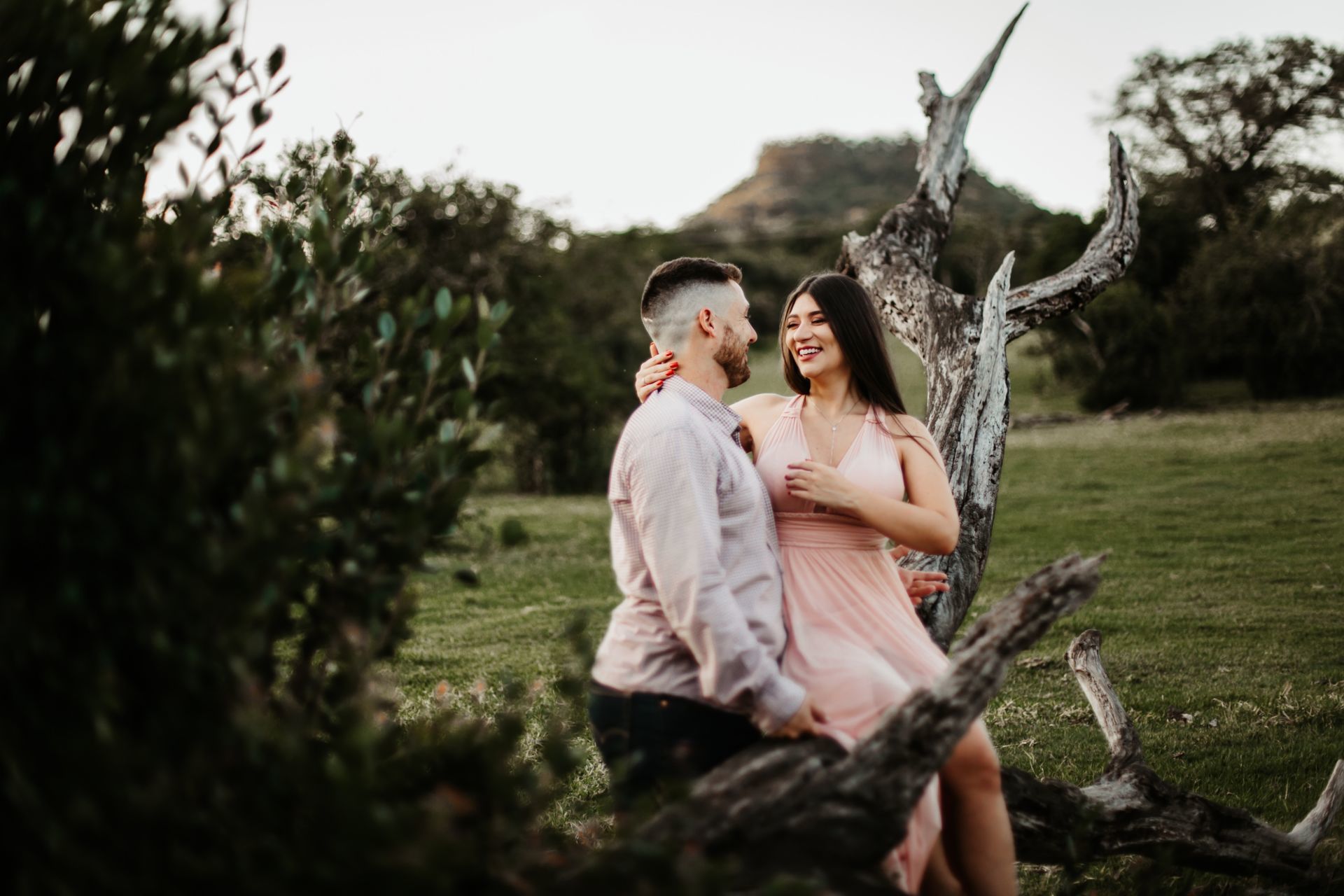 Foto Ensaio Pré Wedding na Fazenda {Fabiana + Yuri} - Analândia Foto Ensaio Pré Wedding na Fazenda {Fabiana + Yuri} - Analândia - Imagem 12