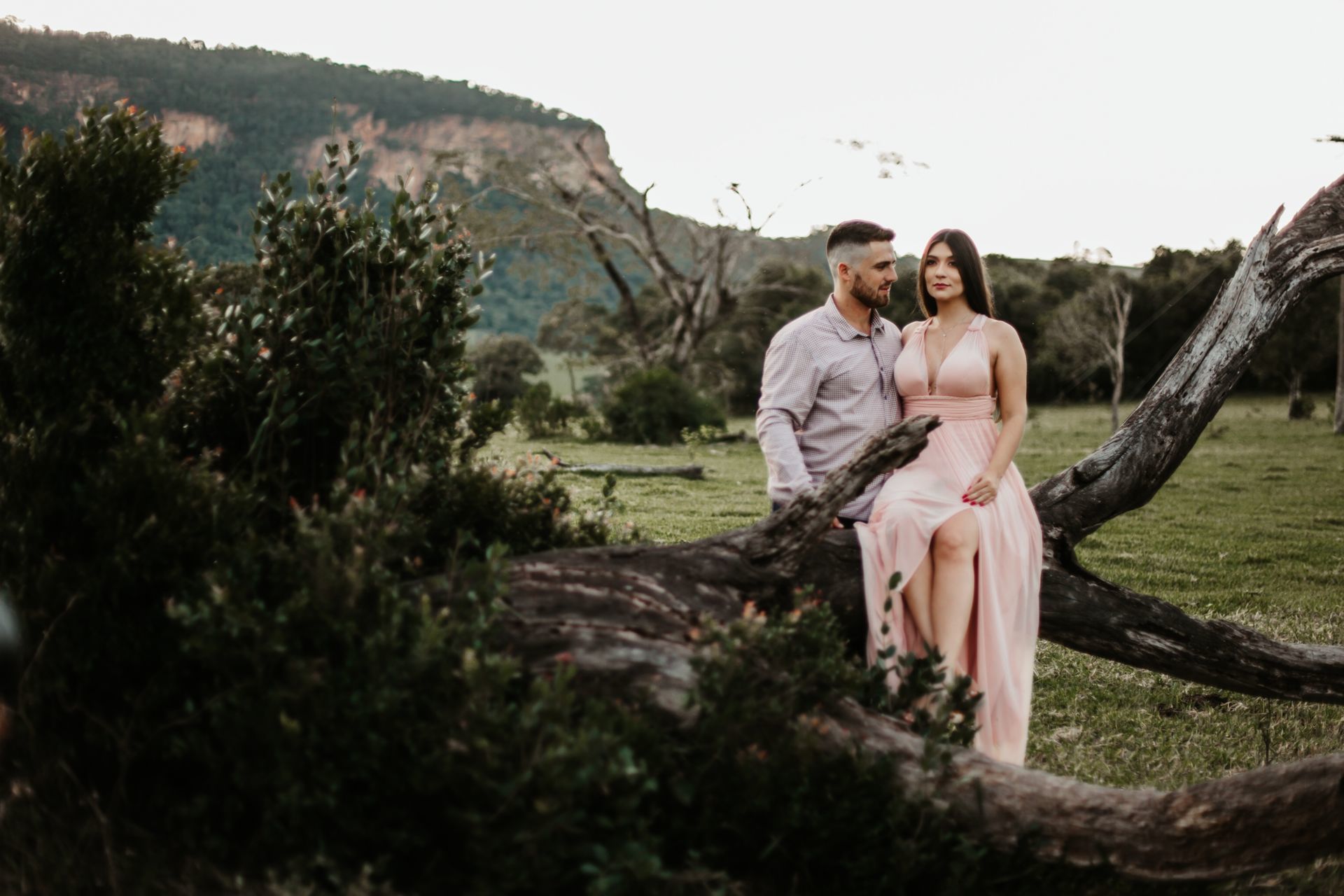 Foto Ensaio Pré Wedding na Fazenda {Fabiana + Yuri} - Analândia Foto Ensaio Pré Wedding na Fazenda {Fabiana + Yuri} - Analândia - Imagem 11