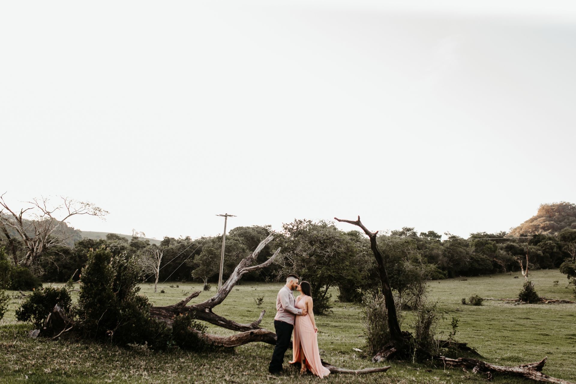 Foto Ensaio Pré Wedding na Fazenda {Fabiana + Yuri} - Analândia Foto Ensaio Pré Wedding na Fazenda {Fabiana + Yuri} - Analândia - Imagem 13