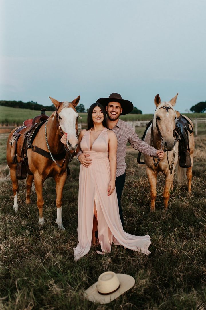 Foto Ensaio Pré Wedding na Fazenda {Fabiana + Yuri} - Analândia Foto Ensaio Pré Wedding na Fazenda {Fabiana + Yuri} - Analândia - Imagem 41