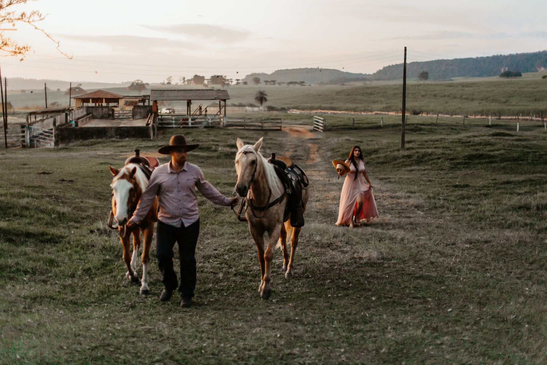 Foto Ensaio Pré Wedding na Fazenda {Fabiana + Yuri} - Analândia Foto Ensaio Pré Wedding na Fazenda {Fabiana + Yuri} - Analândia - Imagem 49