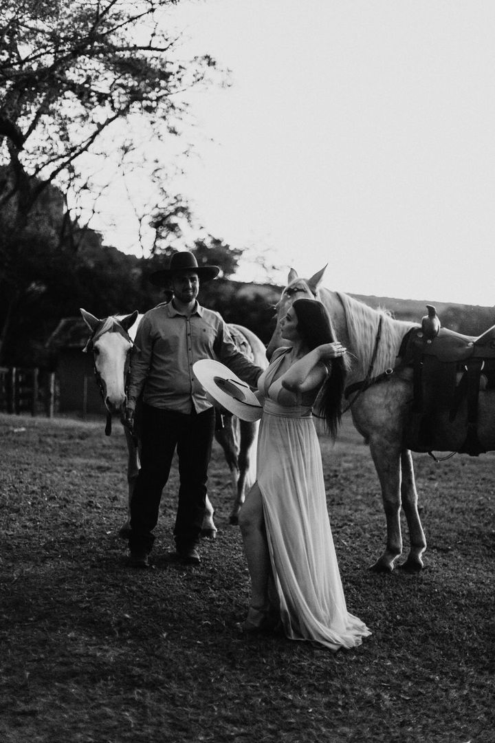 Foto Ensaio Pré Wedding na Fazenda {Fabiana + Yuri} - Analândia Foto Ensaio Pré Wedding na Fazenda {Fabiana + Yuri} - Analândia - Imagem 50
