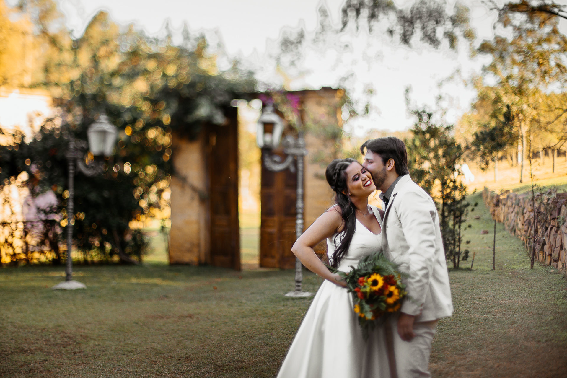 Foto Ensaio de Noivos no Villágio Alvorada {Amanda + Richard} - São Carlos Foto Ensaio de Noivos no Villágio Alvorada {Amanda + Richard} - São Carlos - Imagem 36
