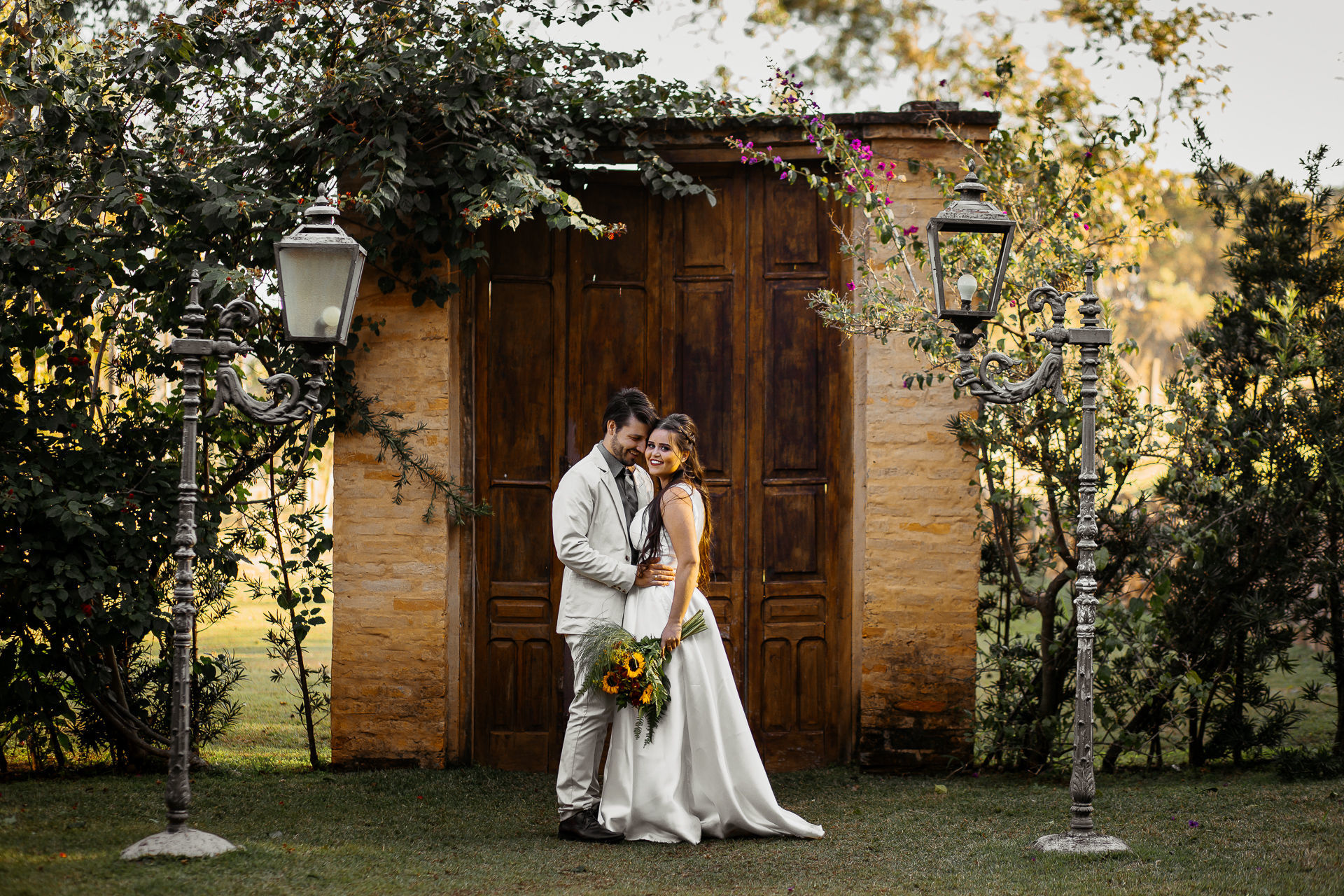 Foto Ensaio de Noivos no Villágio Alvorada {Amanda + Richard} - São Carlos Foto Ensaio de Noivos no Villágio Alvorada {Amanda + Richard} - São Carlos - Imagem 38