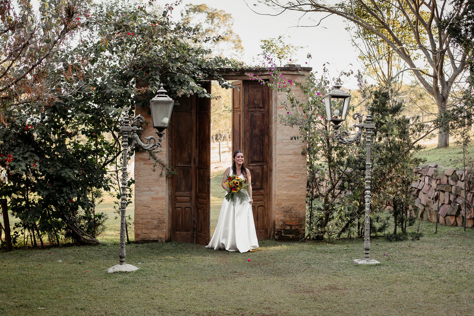 Foto Ensaio de Noivos no Villágio Alvorada {Amanda + Richard} - São Carlos Foto Ensaio de Noivos no Villágio Alvorada {Amanda + Richard} - São Carlos - Imagem 31