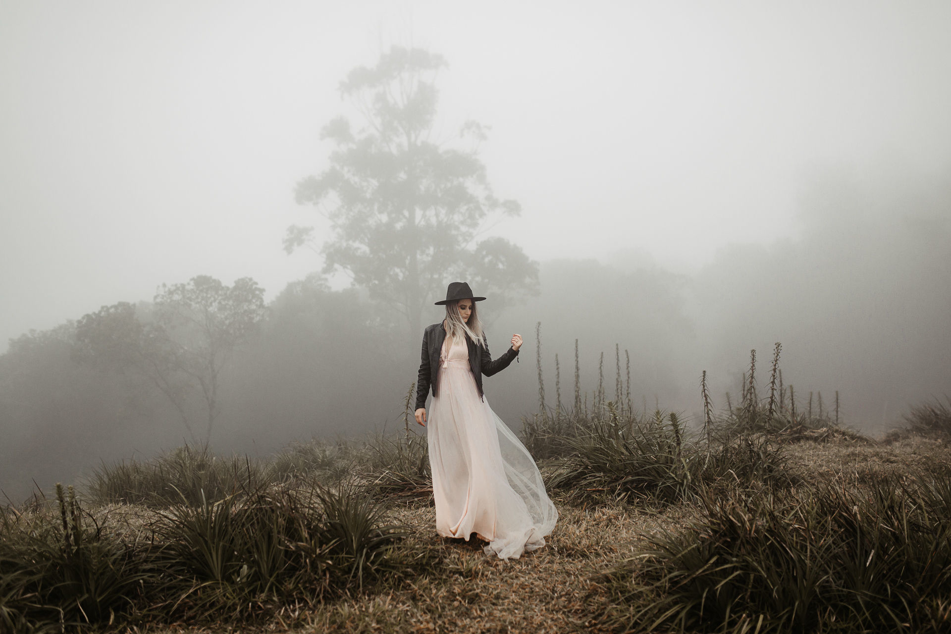 Foto Ensaio Pré Wedding no Pico do Olho d'Água {Gabi + Hélio} Foto Ensaio Pré Wedding no Pico do Olho d'Água {Gabi + Hélio} - Imagem 24