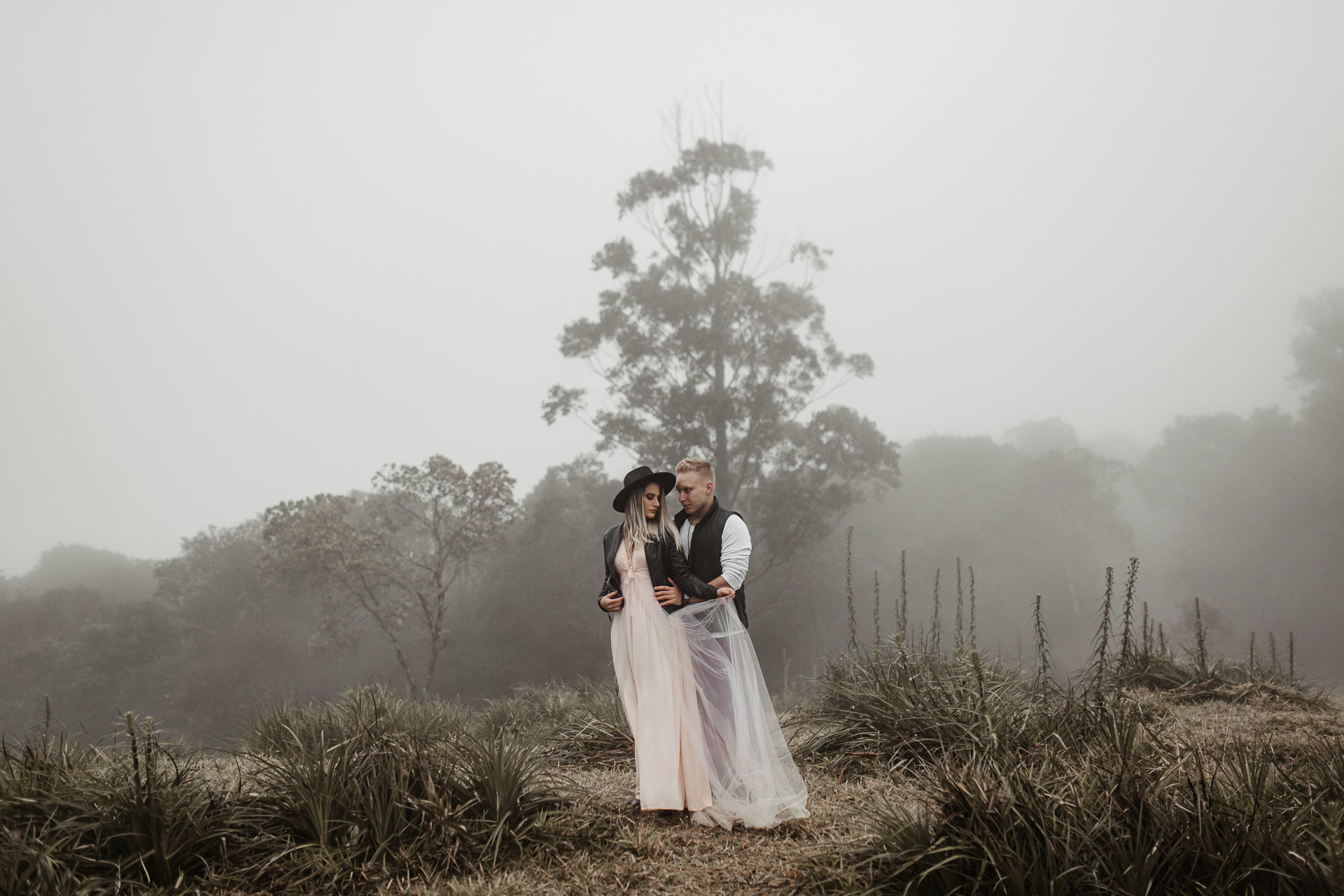 Foto Ensaio Pré Wedding no Pico do Olho d'Água {Gabi + Hélio} Foto Ensaio Pré Wedding no Pico do Olho d'Água {Gabi + Hélio} - Imagem 25