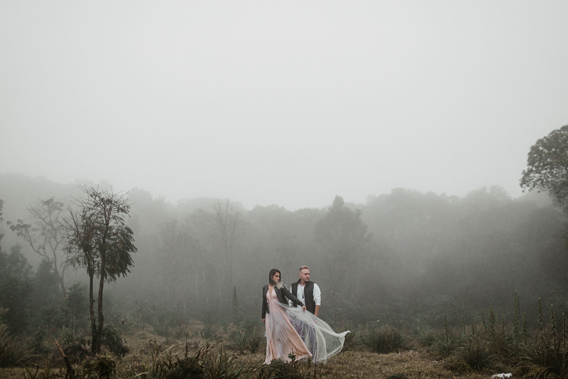 Foto Ensaio Pré Wedding no Pico do Olho d'Água {Gabi + Hélio} Foto Ensaio Pré Wedding no Pico do Olho d'Água {Gabi + Hélio} - Imagem 14