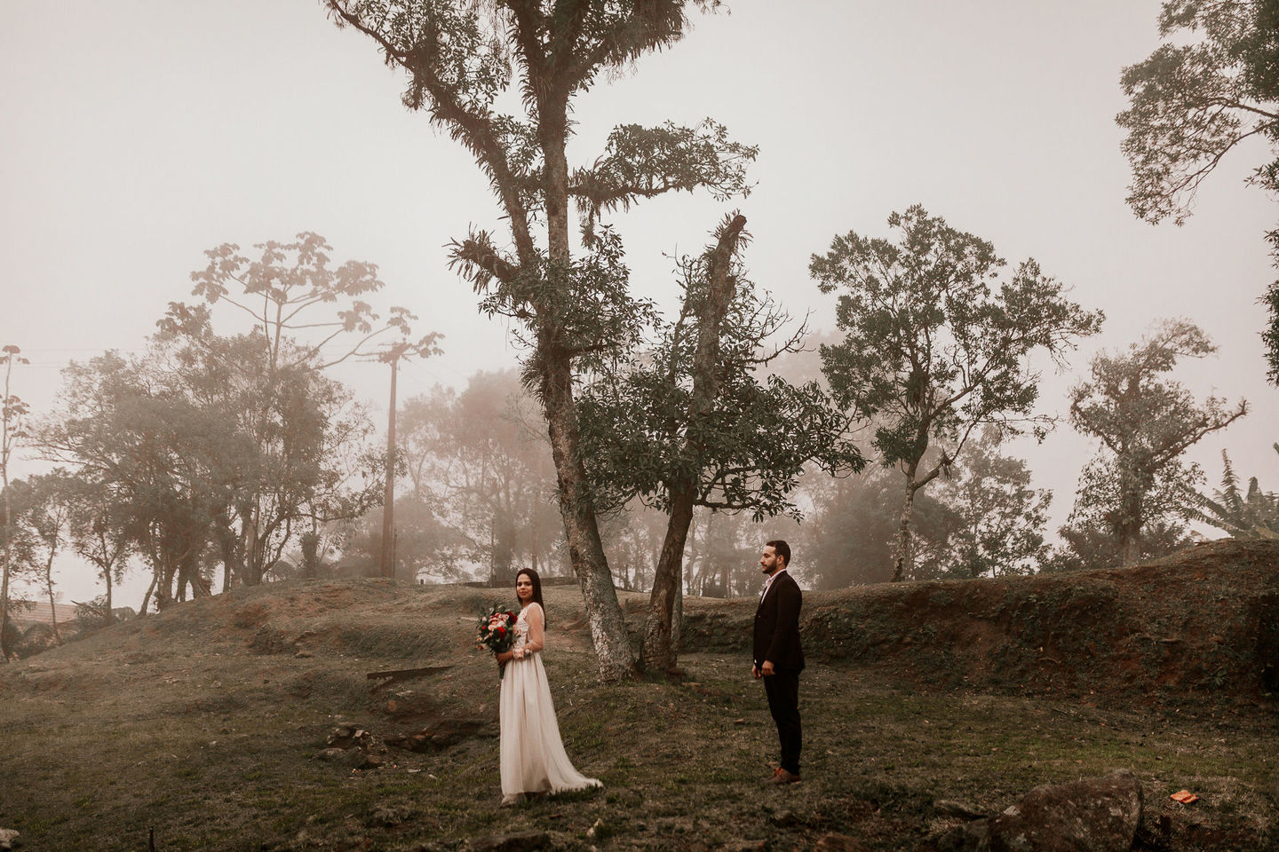 Ensaio Pré Wedding em Paranapiacaba {Ellen + Fábio} Ensaio Pré Wedding em Paranapiacaba {Ellen + Fábio}