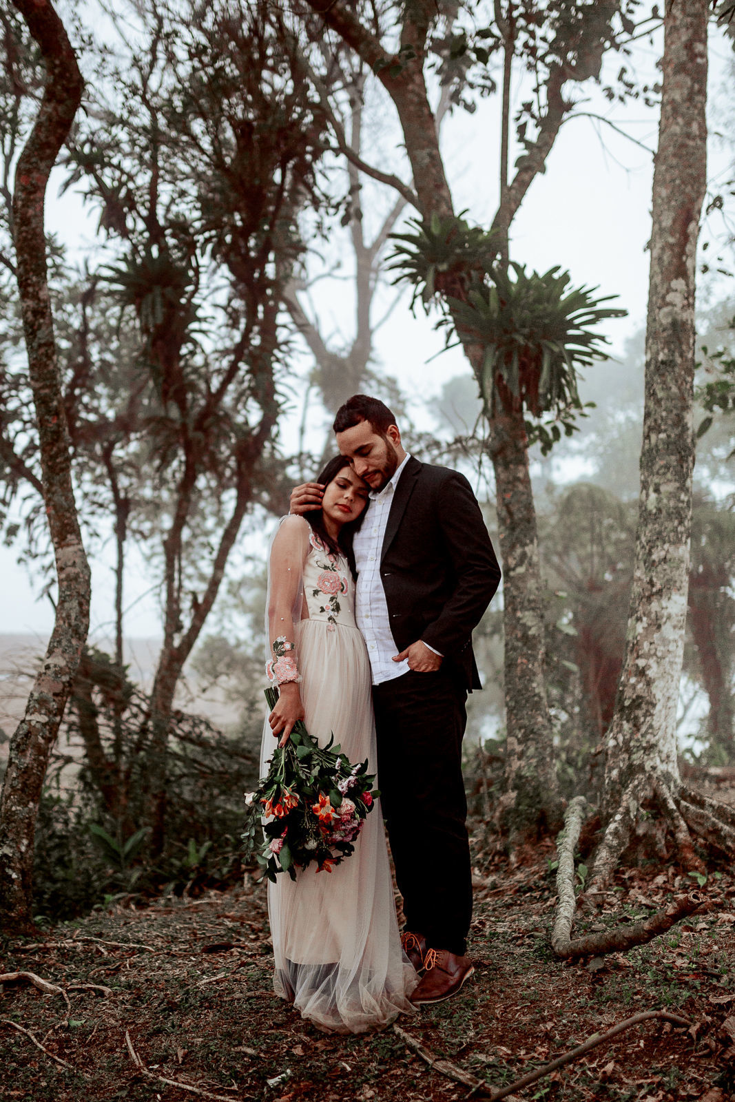 Foto Ensaio Pré Wedding em Paranapiacaba {Ellen + Fábio} Foto Ensaio Pré Wedding em Paranapiacaba {Ellen + Fábio} - Imagem 89