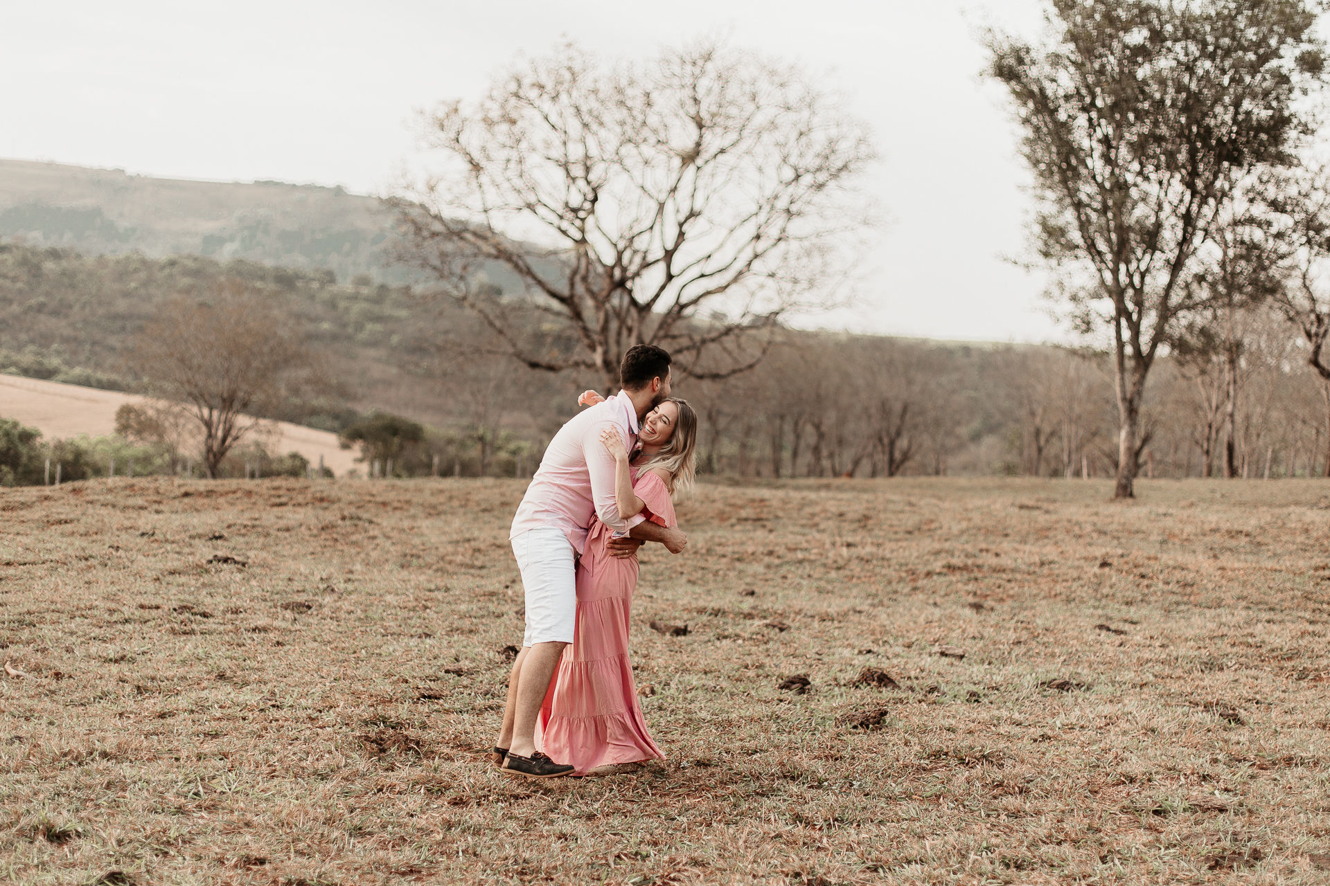 Foto Ensaio Pré Wedding na Fazenda {Marcelle + Muriel} Foto Ensaio Pré Wedding na Fazenda {Marcelle + Muriel} - Imagem 33
