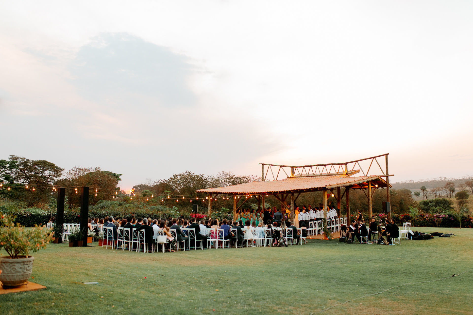 Foto Casamento Satie + Giuliano {Fazenda Tulha Santa Estela - Jardinópolis} Foto Casamento Satie + Giuliano {Fazenda Tulha Santa Estela - Jardinópolis} - Imagem 46