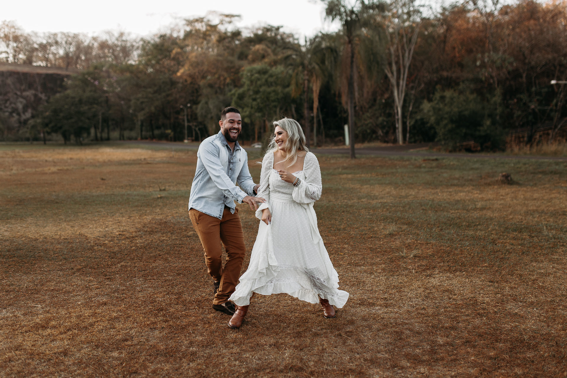 Foto Ensaio Pré Wedding - Amanhecer no Parque do Curupira {Pâmela + Cleiton} Foto Ensaio Pré Wedding - Amanhecer no Parque do Curupira {Pâmela + Cleiton} - Imagem 33