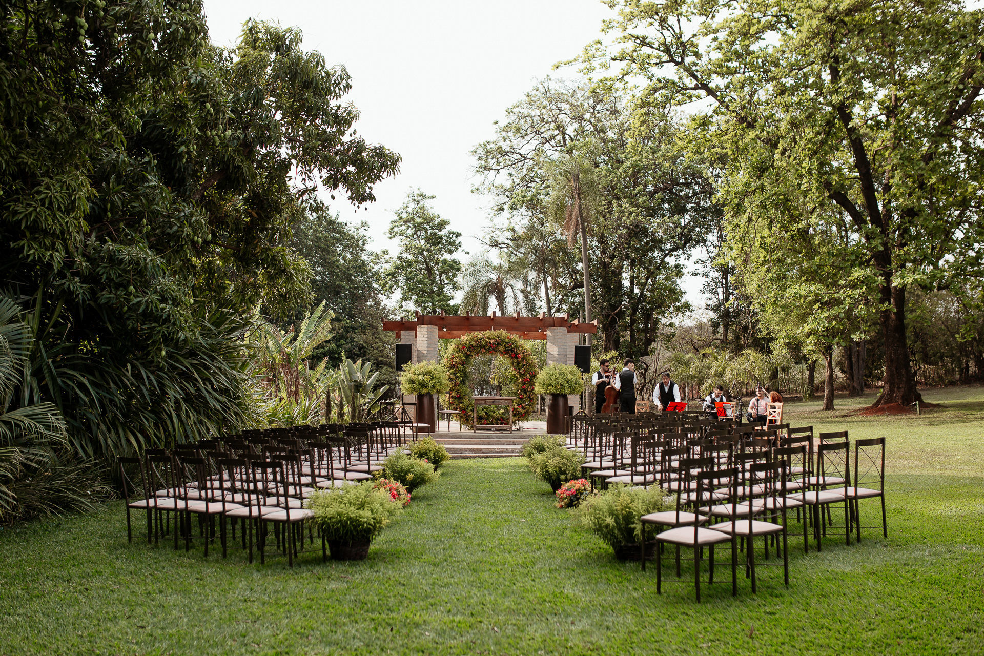 Foto Casamento Ellen + Fábio {Estância Boa Vista - Ribeirão Preto} Foto Casamento Ellen + Fábio {Estância Boa Vista - Ribeirão Preto} - Imagem 25