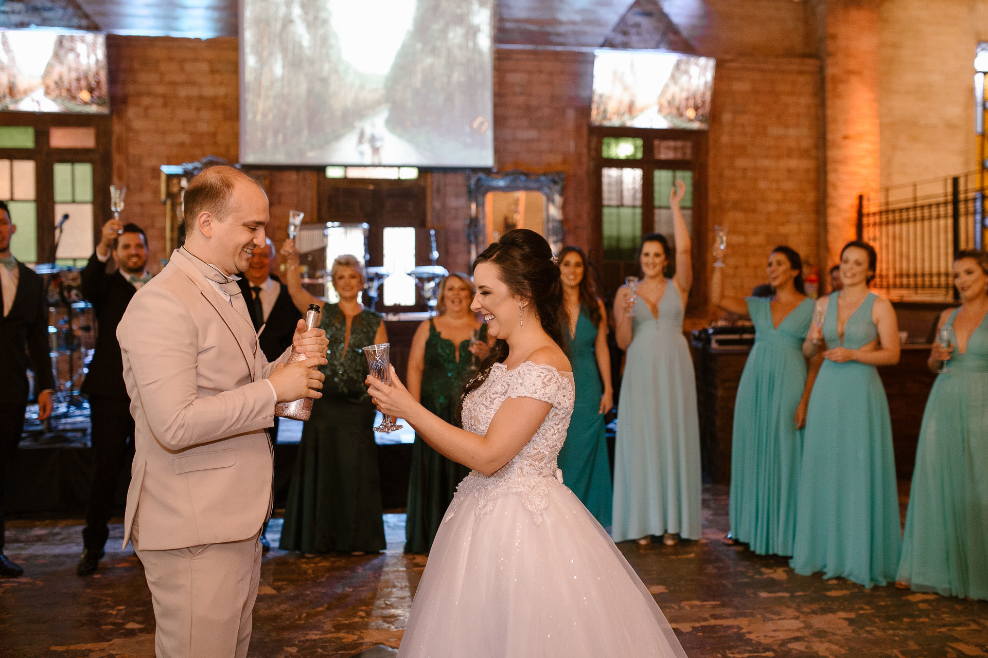 Foto Casamento Stacy + Fábio {Villágio Alvorada - São Carlos} Foto Casamento Stacy + Fábio {Villágio Alvorada - São Carlos} - Imagem 98